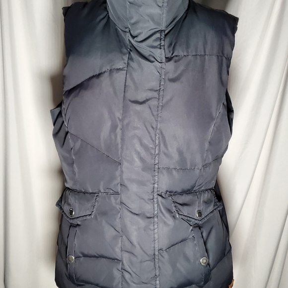 Roots Womans Down Vest - Picture 1 of 5